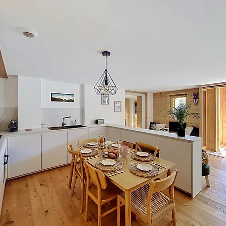 Xylia - - Centre Village *